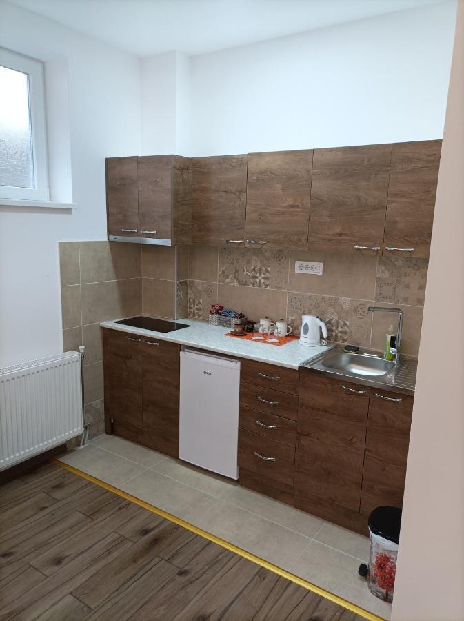 Aaapartmani Indjija Indija Extérieur photo